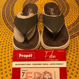 Propet TravelActiv Women sandals Gray